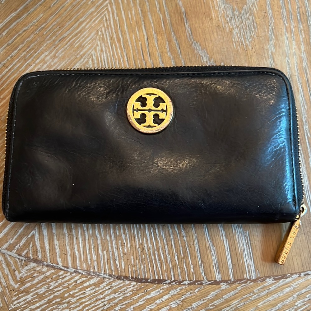Tory Burch wallet